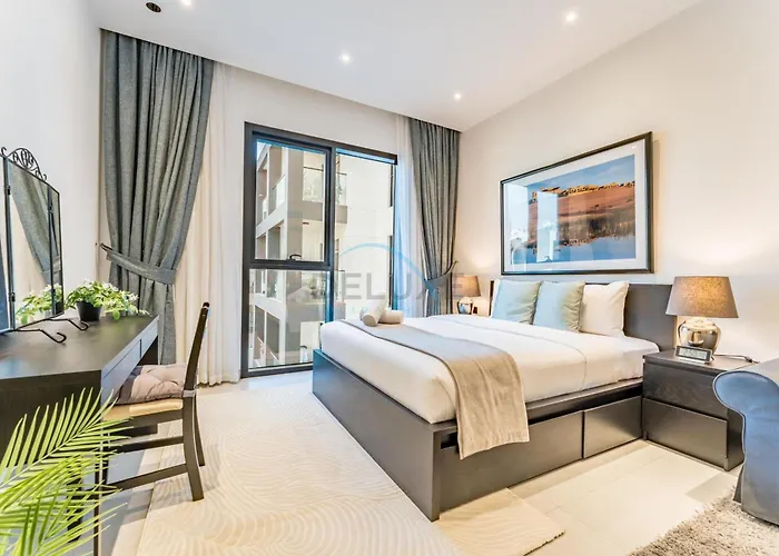 Near Circle Mall And Steps From The Park, Hyati Avenue, Jvc By Deluxe Holiday Homes