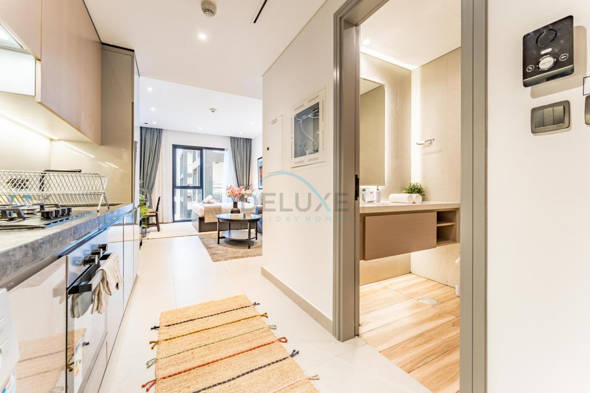 Near Circle Mall And Steps From The Park, Hyati Avenue, Jvc By Deluxe Homes Apartment *