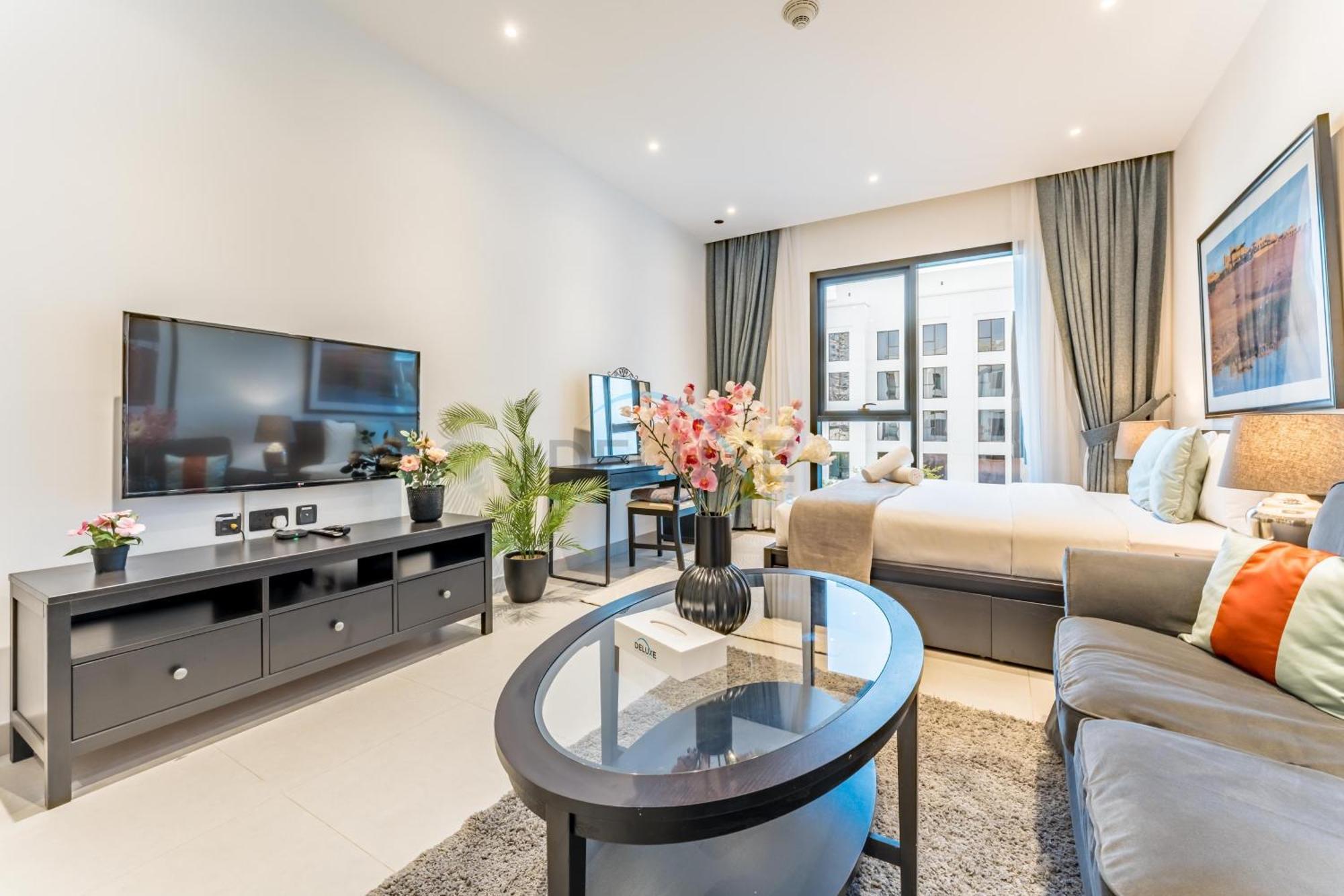 Near Circle Mall And Steps From The Park, Hyati Avenue, Jvc By Deluxe Homes Apartment