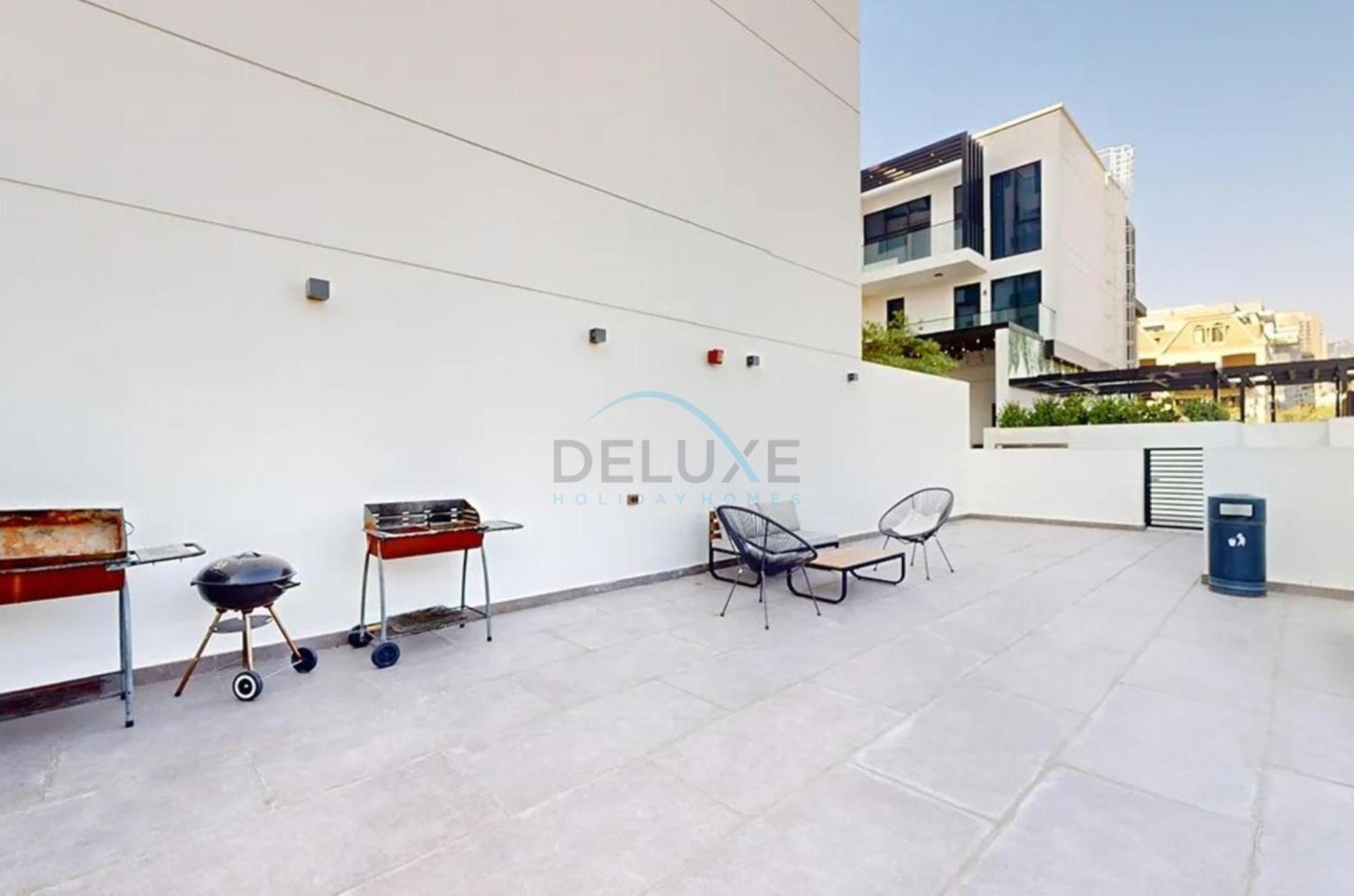 Near Circle Mall And Steps From The Park, Hyati Avenue, Jvc By Deluxe Homes *